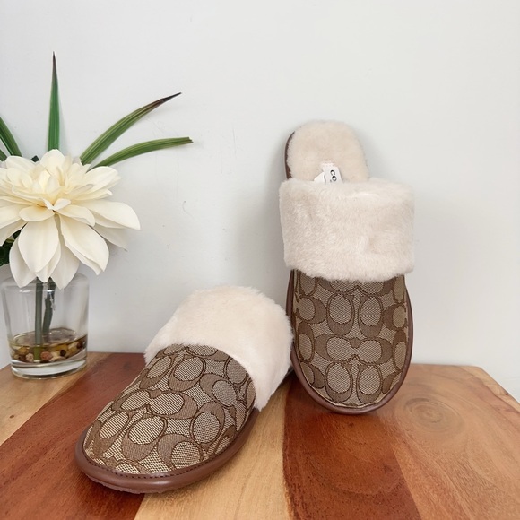 NWT Coach Zena Slipper In Signature Jacquard size US7 - Picture 2 of 8